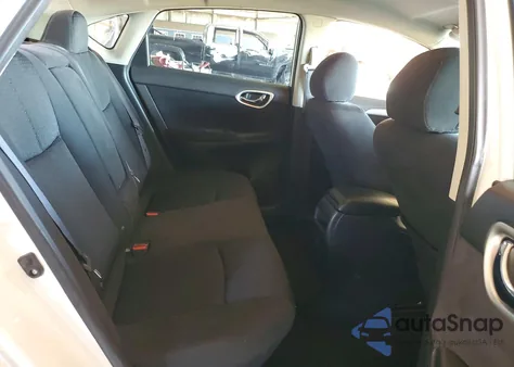 2014 Nissan Sentra Sr z USA, uszkodzony, nr VIN 3N1AB7AP1EY237065